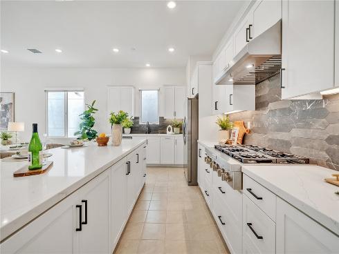 16158 Veterans Way , Tustin, CA