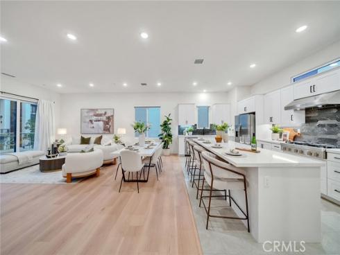 16158 Veterans Way , Tustin, CA