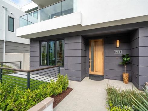 16158 Veterans Way , Tustin, CA