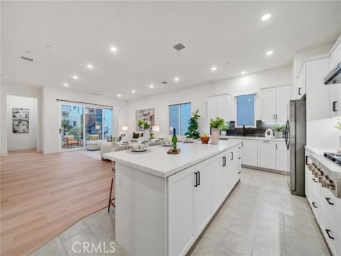 16158 Veterans Way , Tustin, CA