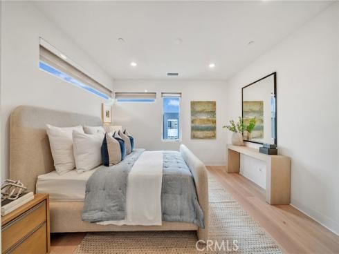 16158 Veterans Way , Tustin, CA