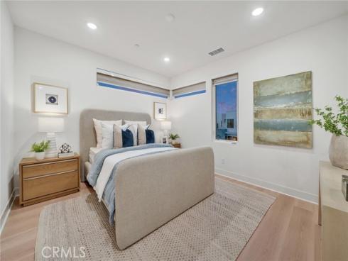 16158 Veterans Way , Tustin, CA