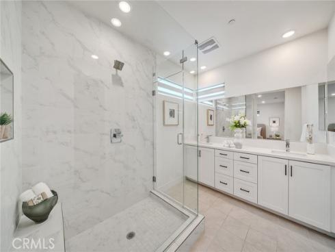 16158 Veterans Way , Tustin, CA