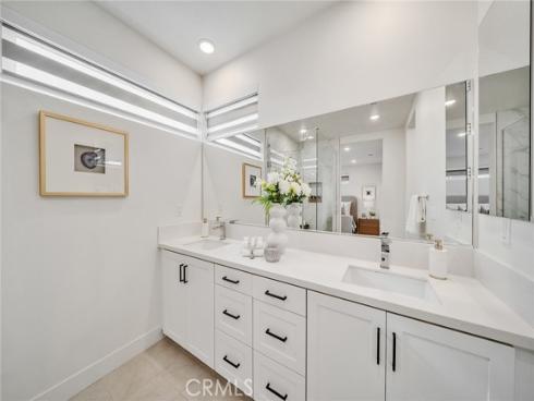16158 Veterans Way , Tustin, CA