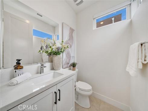 16158 Veterans Way , Tustin, CA