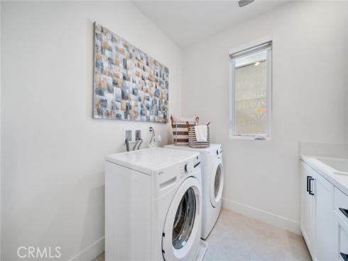 16158 Veterans Way , Tustin, CA