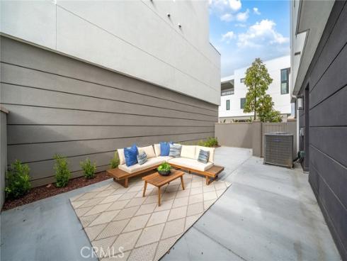 16158 Veterans Way , Tustin, CA