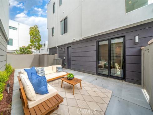 16158 Veterans Way , Tustin, CA
