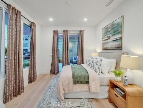 16158 Veterans Way , Tustin, CA