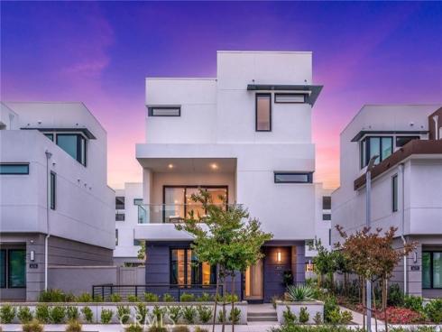 16158 Veterans Way , Tustin, CA