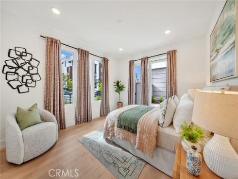 16158 Veterans Way , Tustin, CA