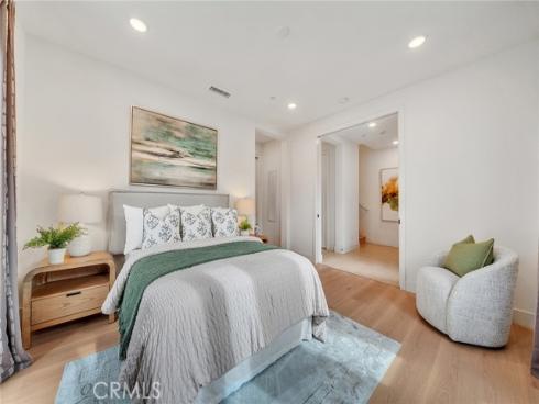 16158 Veterans Way , Tustin, CA