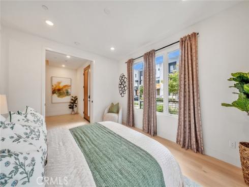 16158 Veterans Way , Tustin, CA