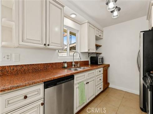 14802 Newport 12C Avenue, Tustin, CA