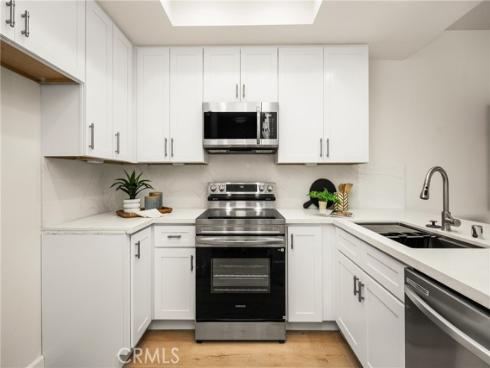 2960  Champion  2301  Way, Tustin, CA