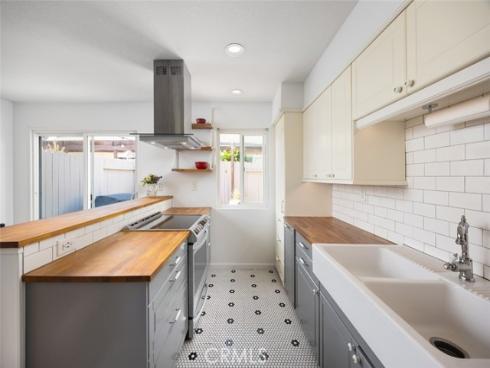 17962 Irvine Boulevard, Tustin, CA