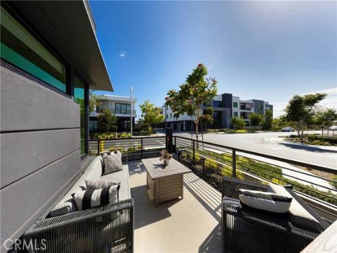 16398 Veterans Way, Tustin, CA