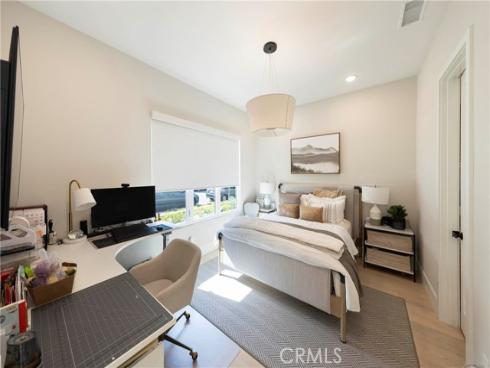 16398 Veterans Way, Tustin, CA