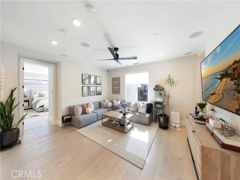 16398 Veterans Way, Tustin, CA