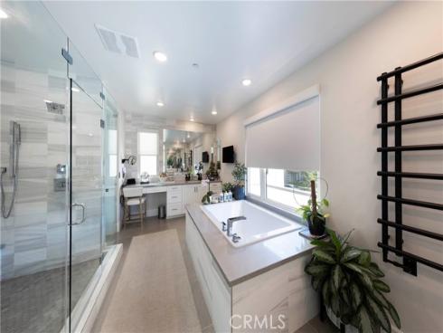 16398 Veterans Way, Tustin, CA
