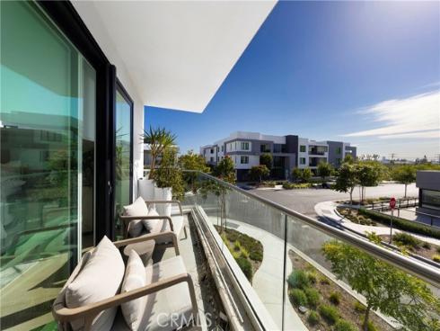 16398 Veterans Way, Tustin, CA