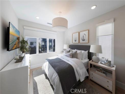 16398 Veterans Way, Tustin, CA
