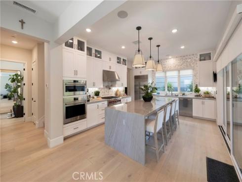 16398 Veterans Way, Tustin, CA