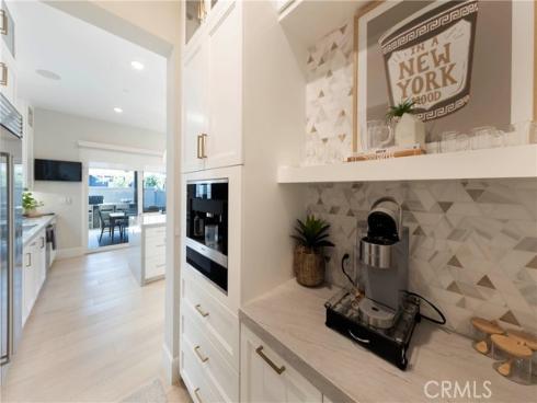 16398 Veterans Way, Tustin, CA