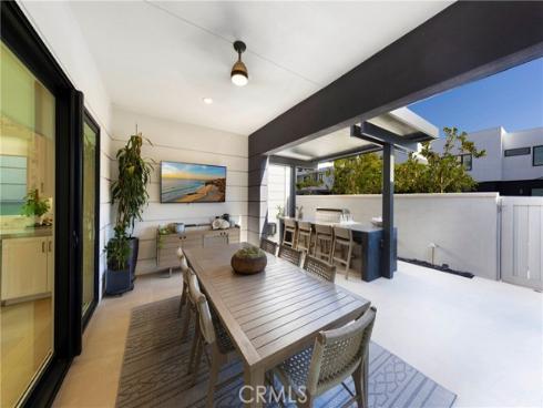16398 Veterans Way, Tustin, CA