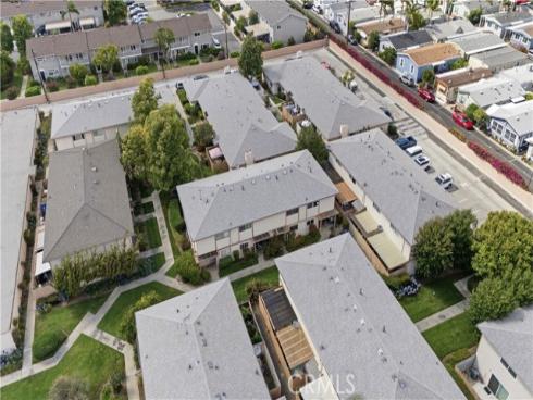 1881  Mitchell  57  Avenue, Tustin, CA
