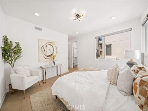 80 Ballast , Tustin, CA
