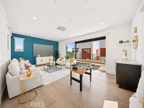 80 Ballast , Tustin, CA