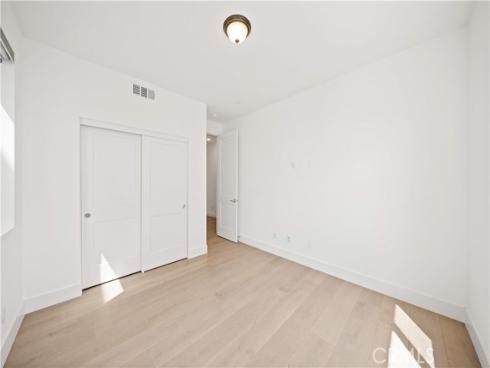 80 Ballast , Tustin, CA