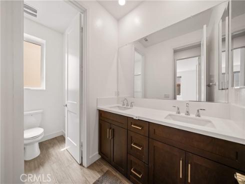 80 Ballast , Tustin, CA