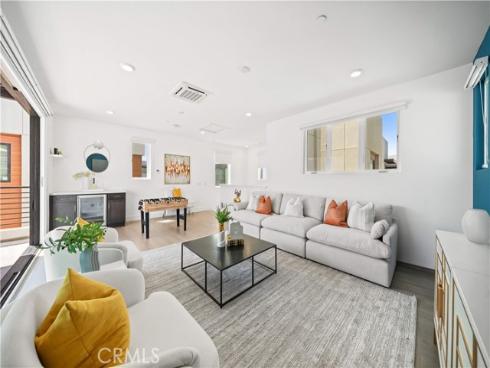 80 Ballast , Tustin, CA