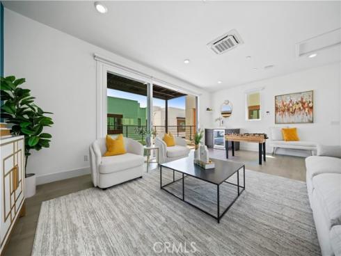 80 Ballast , Tustin, CA