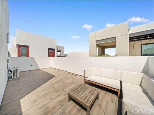 80 Ballast , Tustin, CA