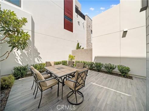 80 Ballast , Tustin, CA