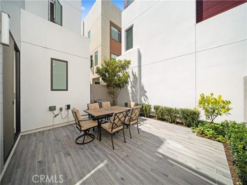 80 Ballast , Tustin, CA