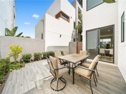 80 Ballast , Tustin, CA