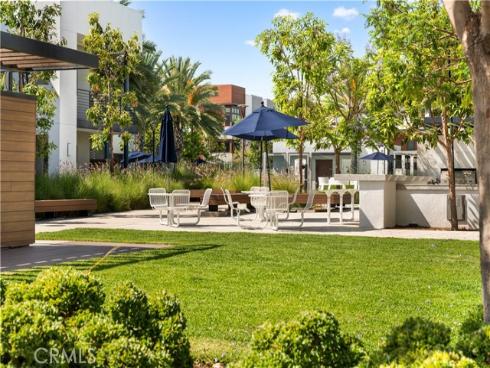 80 Ballast , Tustin, CA