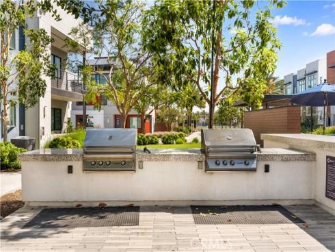 80 Ballast , Tustin, CA