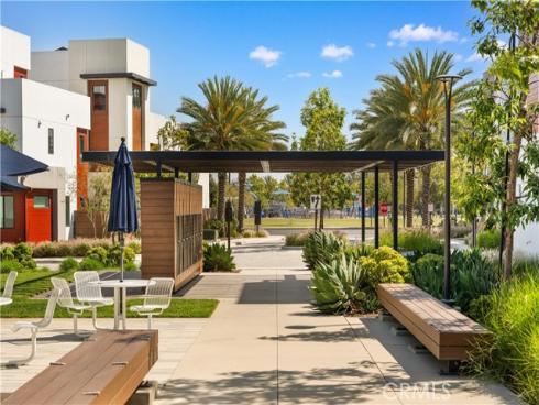 80 Ballast , Tustin, CA
