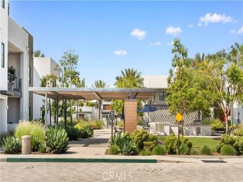 80 Ballast , Tustin, CA