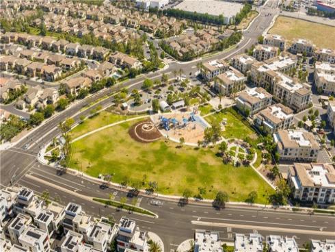 80 Ballast , Tustin, CA