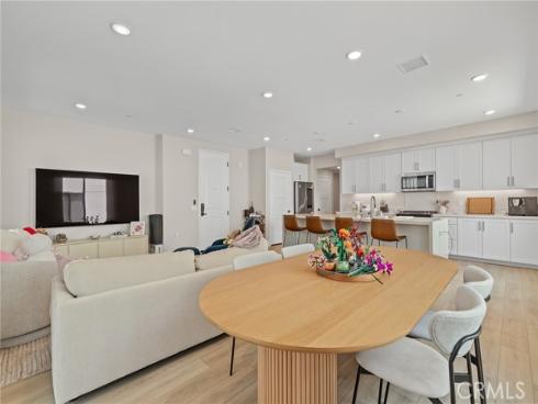16289 Dawn Way 209 , Tustin, CA