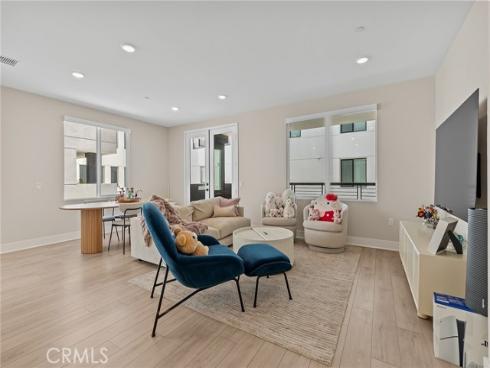 16289 Dawn Way 209 , Tustin, CA