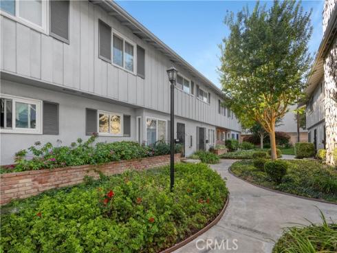 1111 E 1st  , Tustin, CA