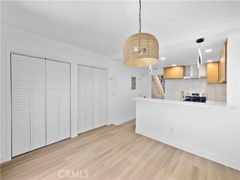 655 W 6th A , Tustin, CA