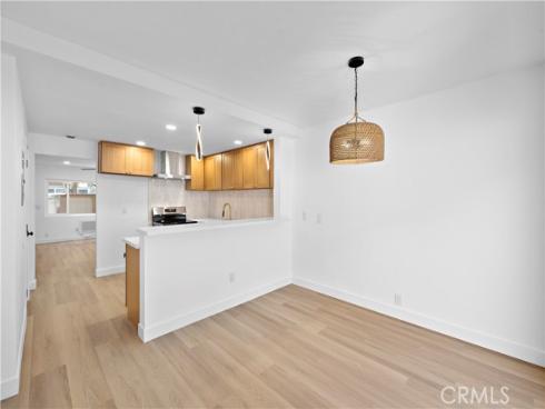 655 W 6th A , Tustin, CA